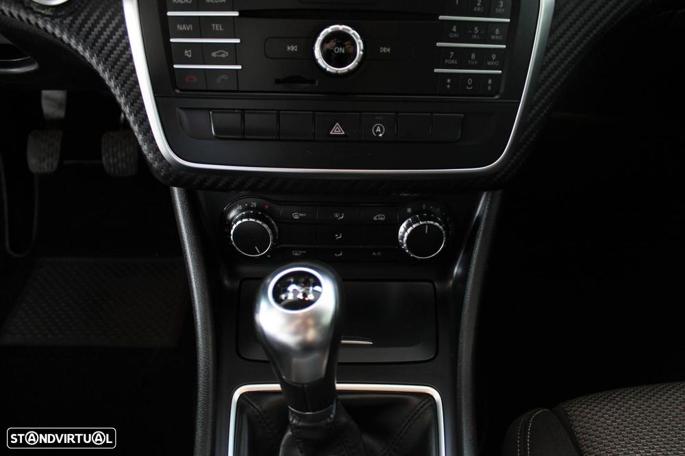 Mercedes-Benz GLA 180 d - 14