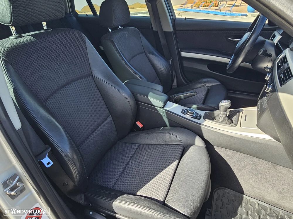 BMW 320 d Touring LifeStyle - 11