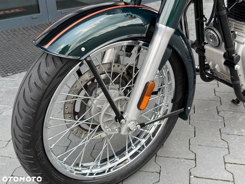 Royal Enfield Classic - 37