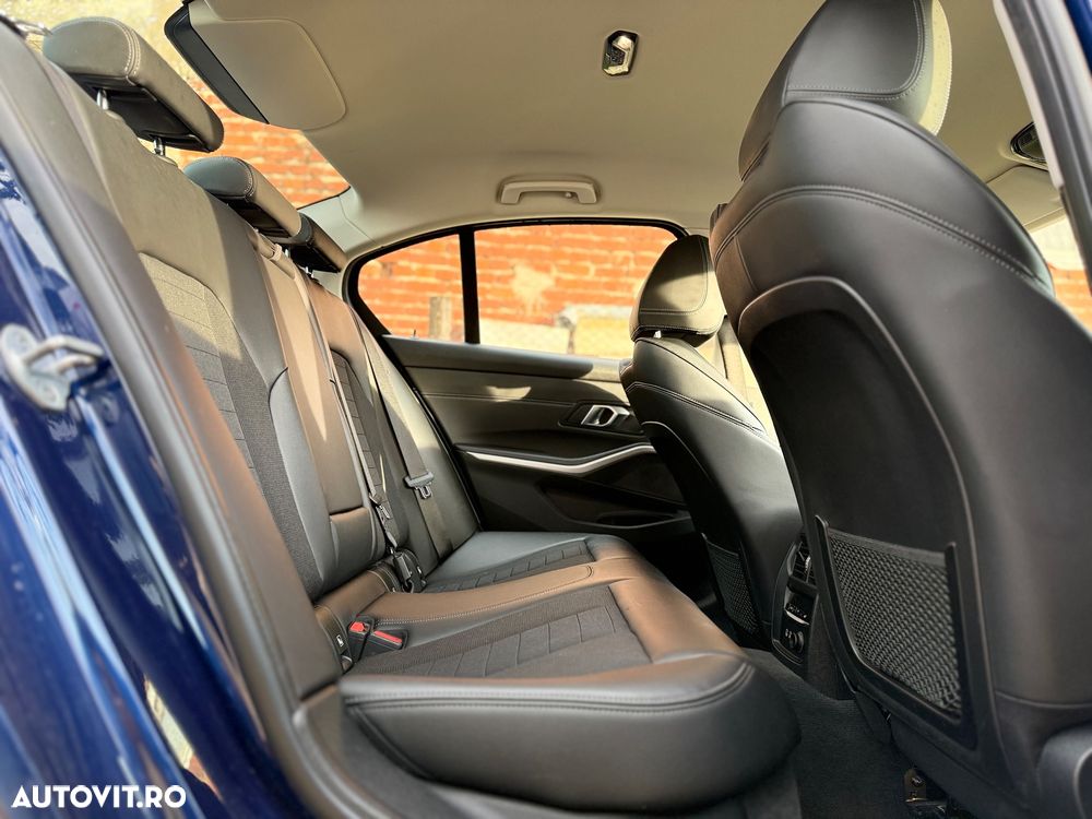 BMW Seria 3 330e Aut. Luxury Line - 14
