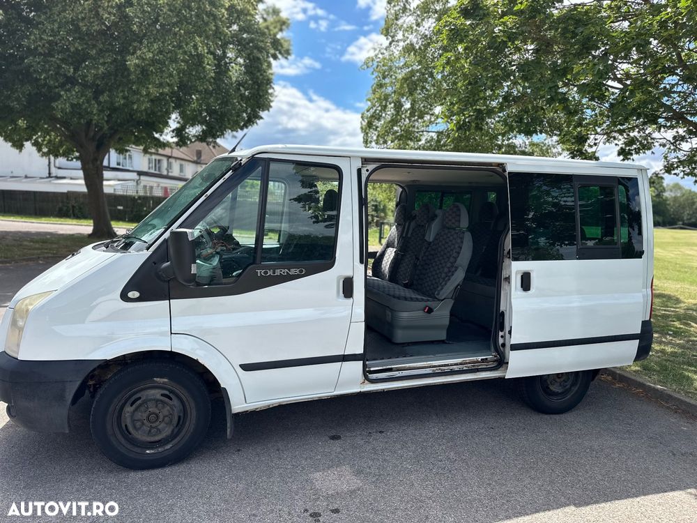 Ford Transit Turneo - 18