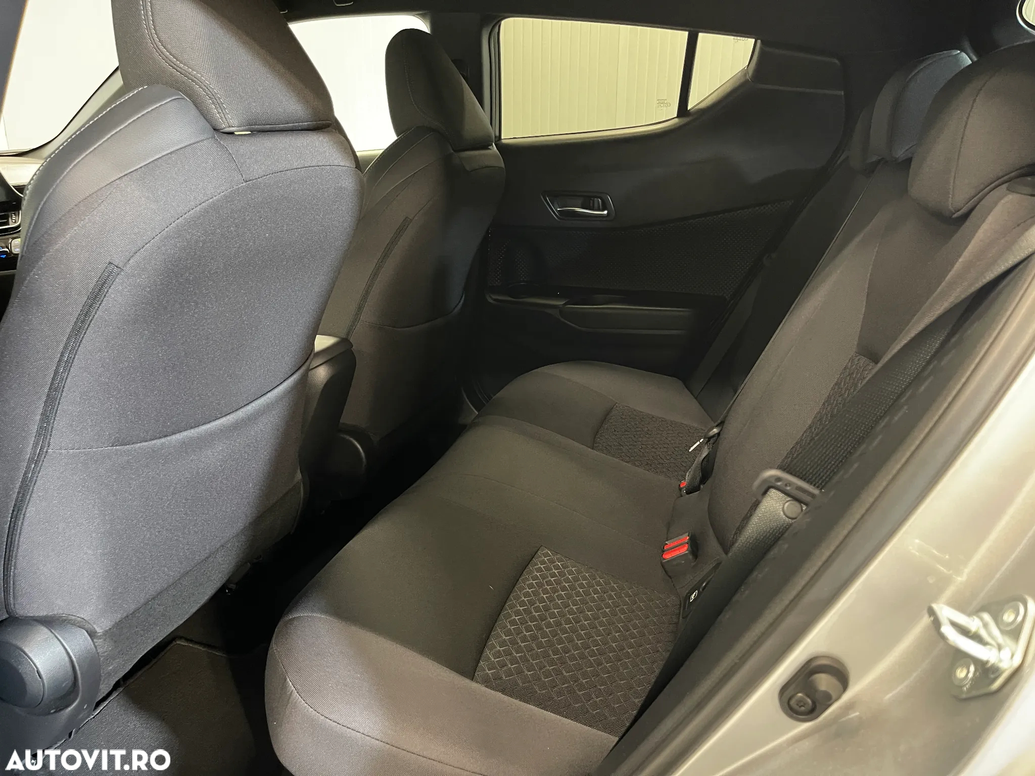 Toyota C-HR 2.0 HSD 184 CP 4x2 CVT Style - 11