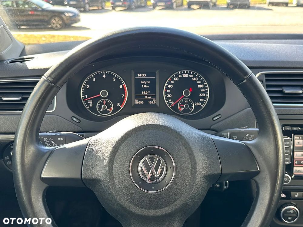 Volkswagen Jetta 1.4 TSI Comfortline - 17