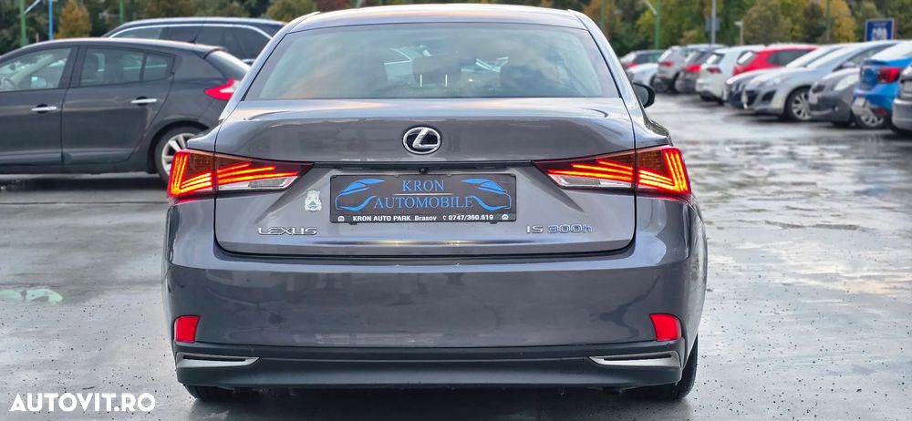 Lexus Seria IS 300h Executive Plus - 26