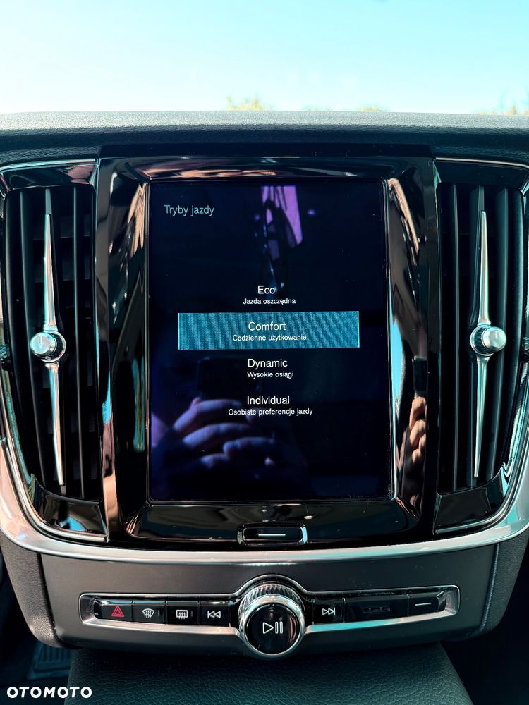 Volvo V90 D4 Momentum - 14