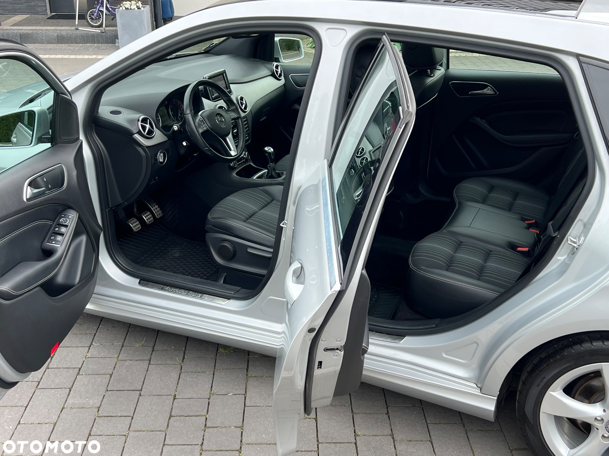 Mercedes-Benz Klasa B 180 CDI (BlueEFFICIENCY) - 22