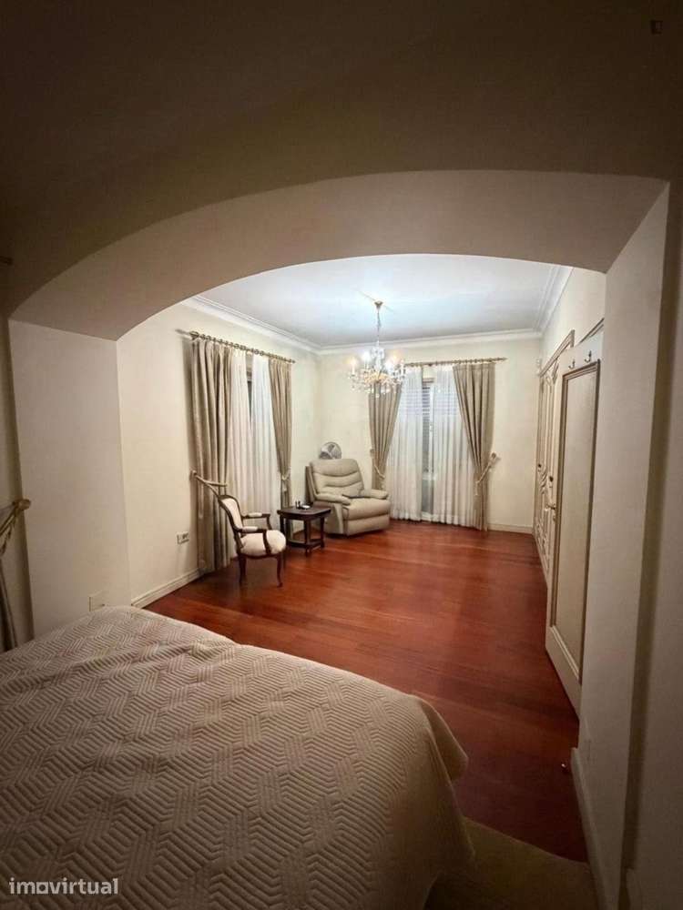 Quarto - localizado em Oliveira do Douro Porto - Grande imagem: 4/13