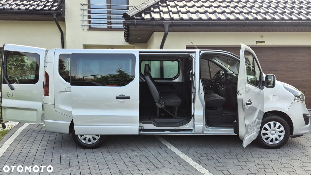Opel Vivaro L2H1 2,9t Elegance Business - 29
