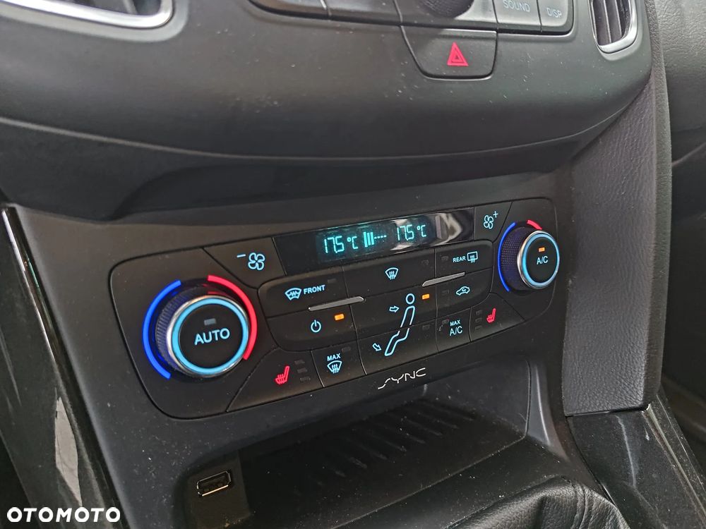 Ford Focus 1.5 EcoBoost Titanium ASS - 8