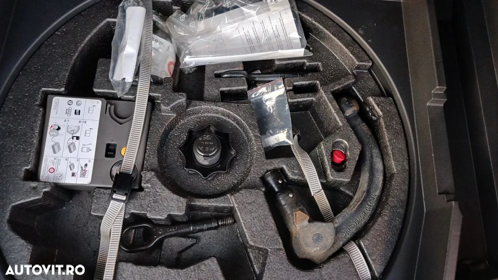 Volkswagen Touran - 16