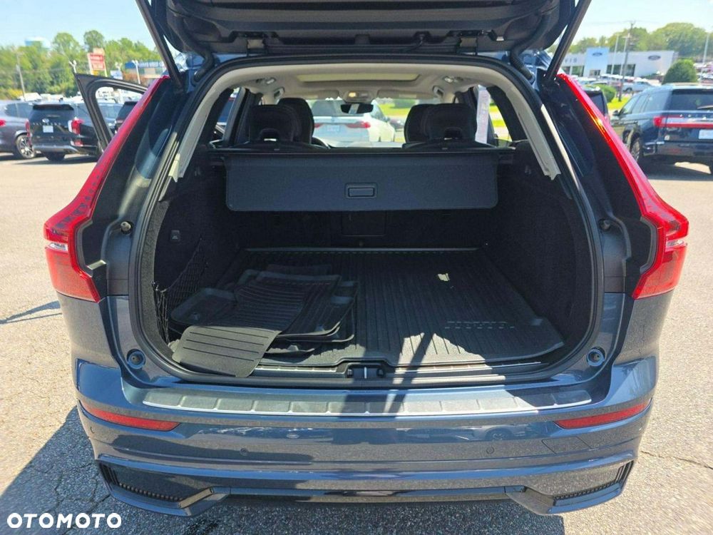 Volvo XC 60 B5 B AWD Ultimate Dark - 11