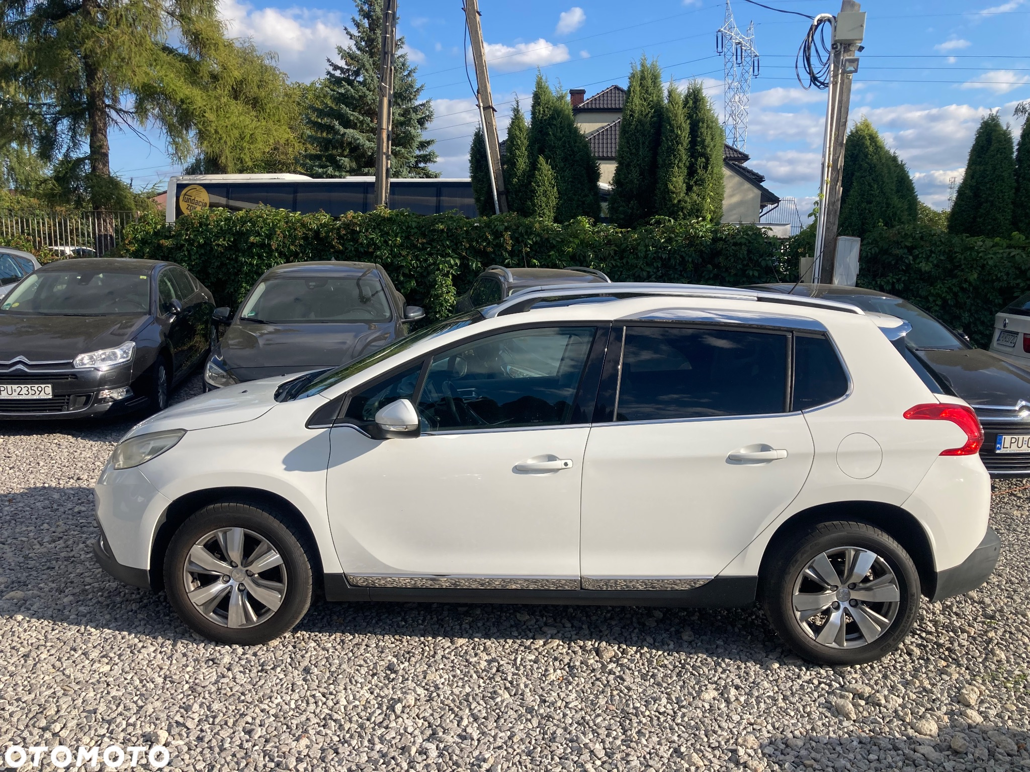 Peugeot 2008 1.6 e-HDi Allure S&S - 4