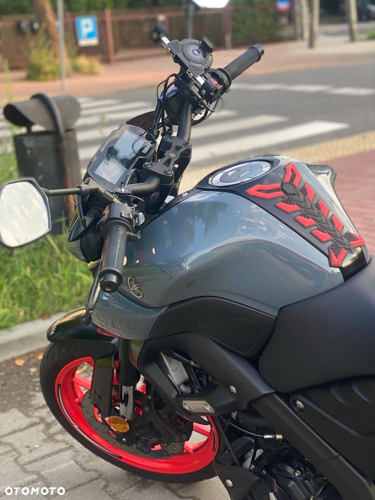 Yamaha MT - 5