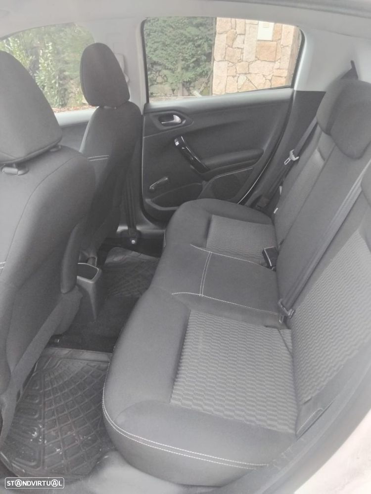 Peugeot 208 1.2 PureTech Active - 9