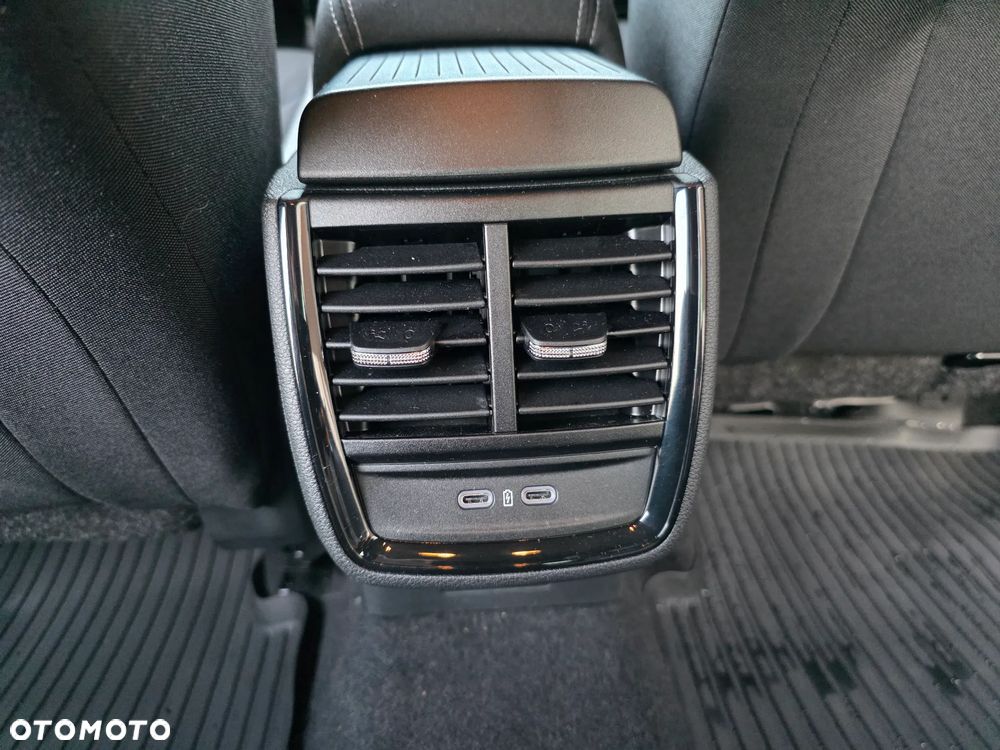 Skoda Kamiq 1.0 TSI Selection DSG - 35