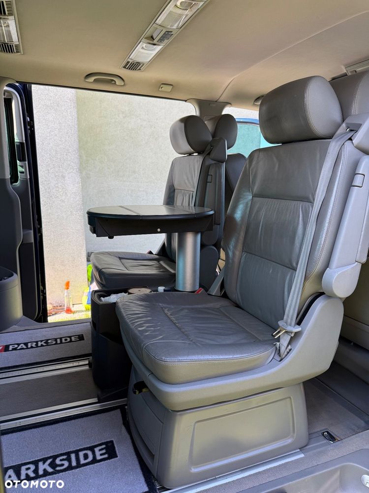 Volkswagen Multivan - 7