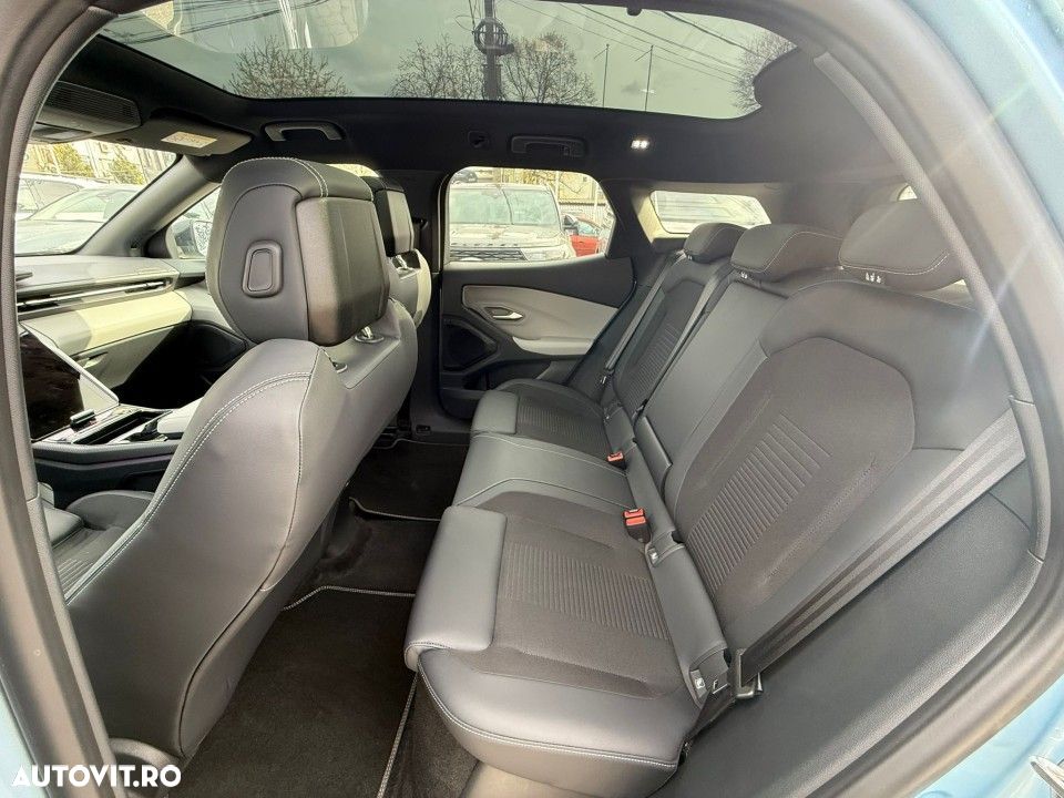 Ford Explorer AWD 79 kWh Extended Range Premium - 13