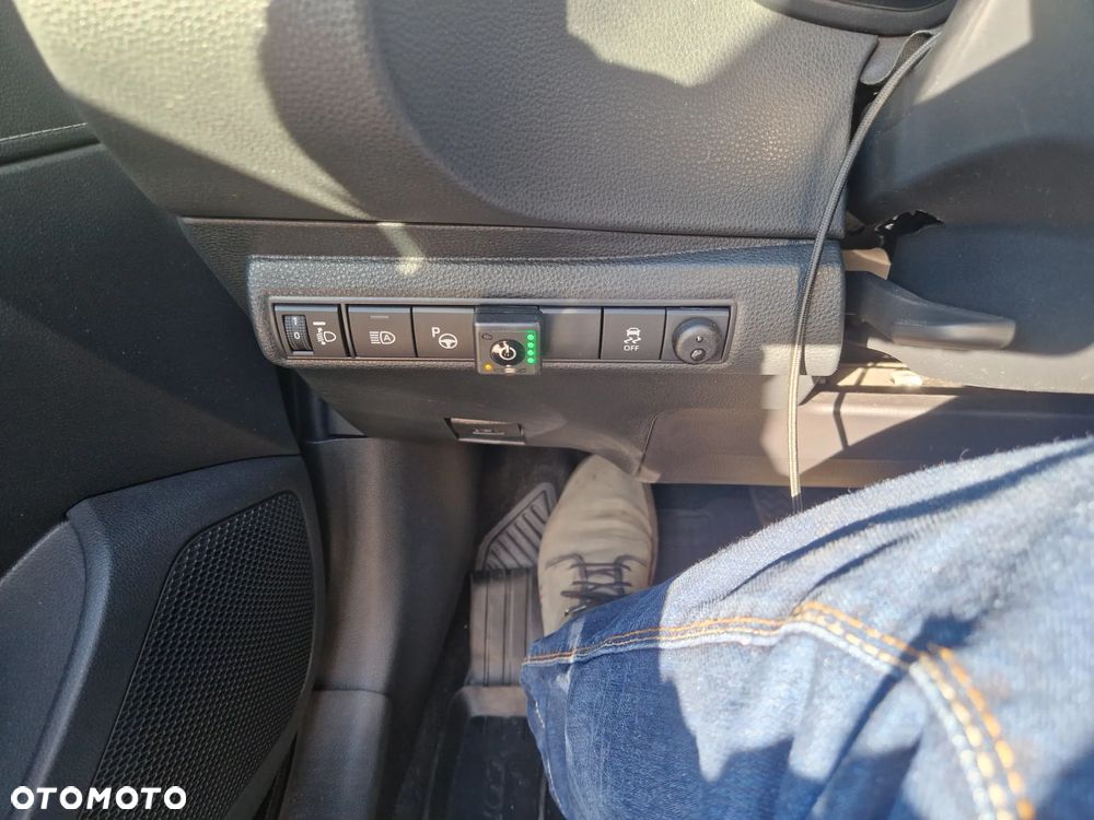 Toyota Corolla 1.8 Hybrid Comfort - 32