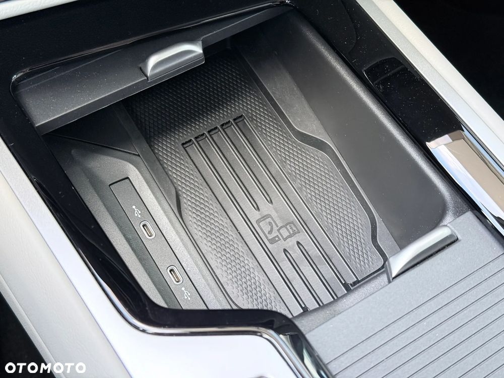 Volkswagen Passat Variant 2.0 TDI SCR DSG Elegance - 25