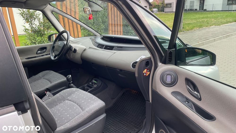 Renault Espace 2.0 Authentique - 8