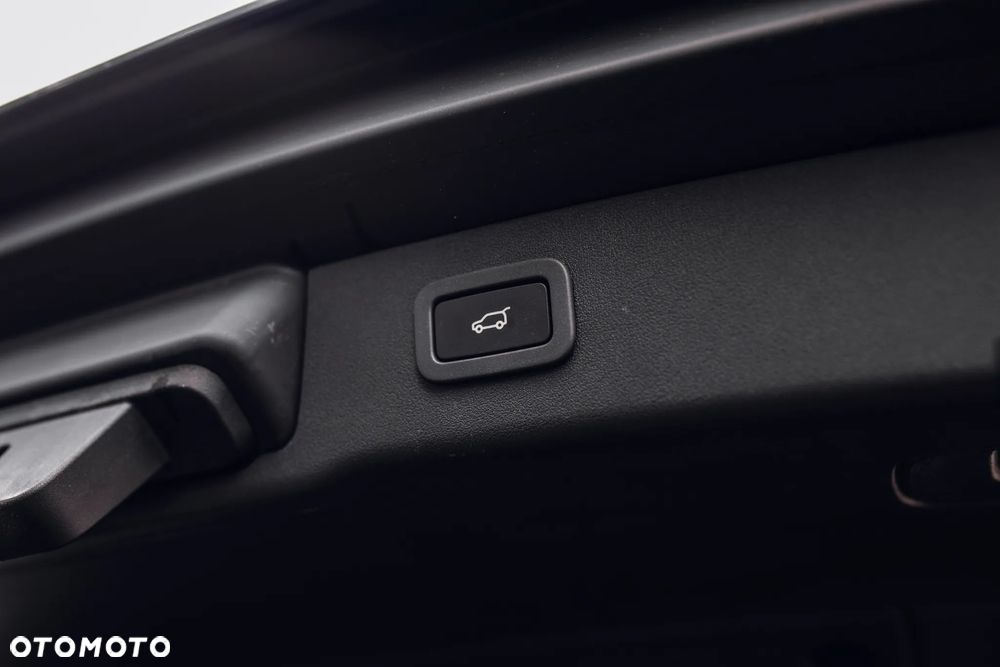 Jaguar XF 2.0 i4D R-Sport - 30