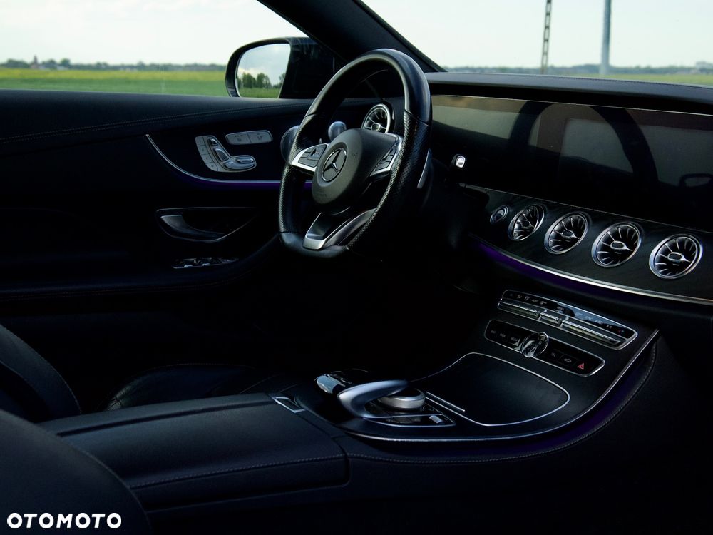 Mercedes-Benz Klasa E 400 4-Matic 9G-TRONIC - 11