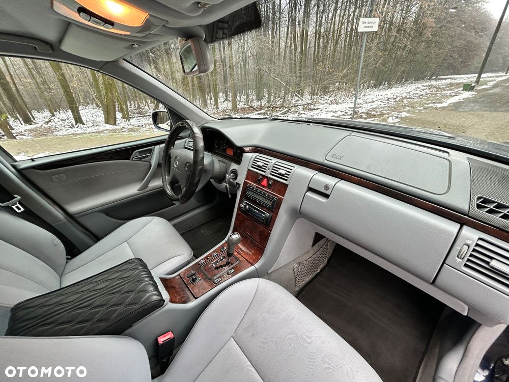 Mercedes-Benz Klasa E - 16