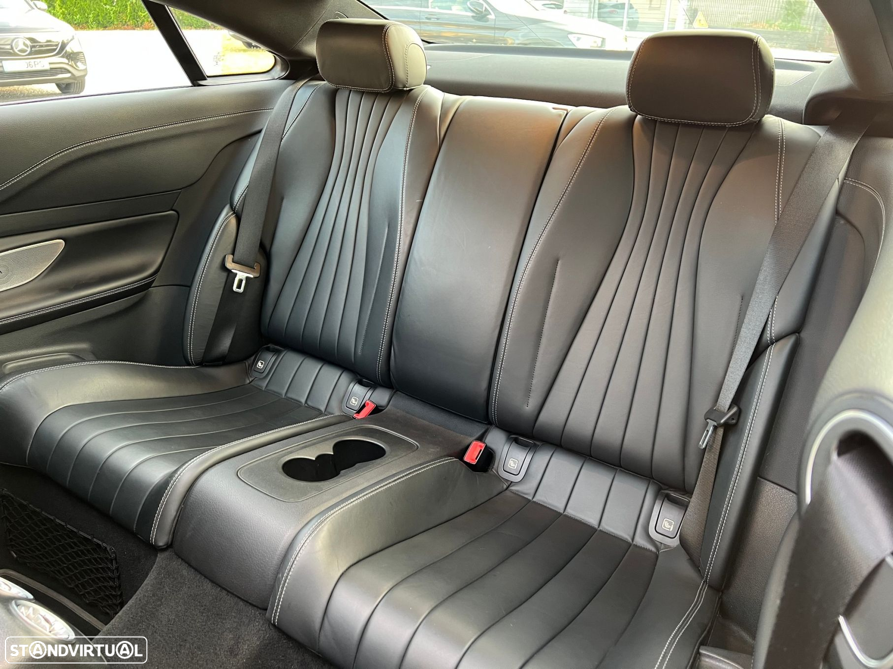 Mercedes-Benz E 220 d Coupe 9G-TRONIC AMG Line - 16