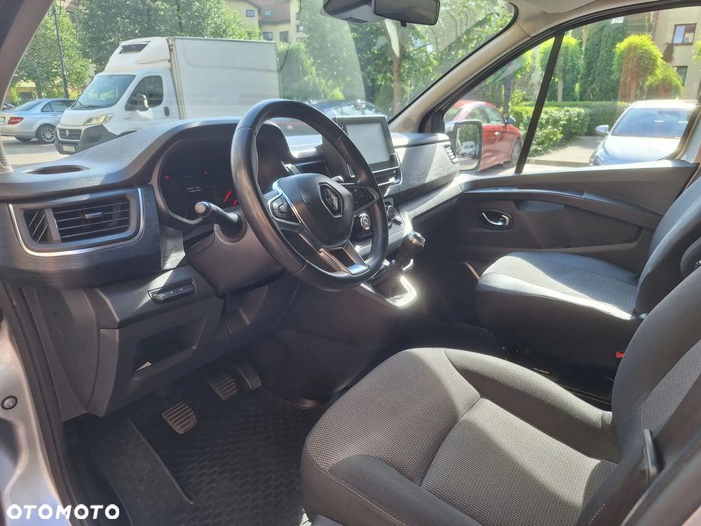 Renault Trafic 2.0 dCi - 21
