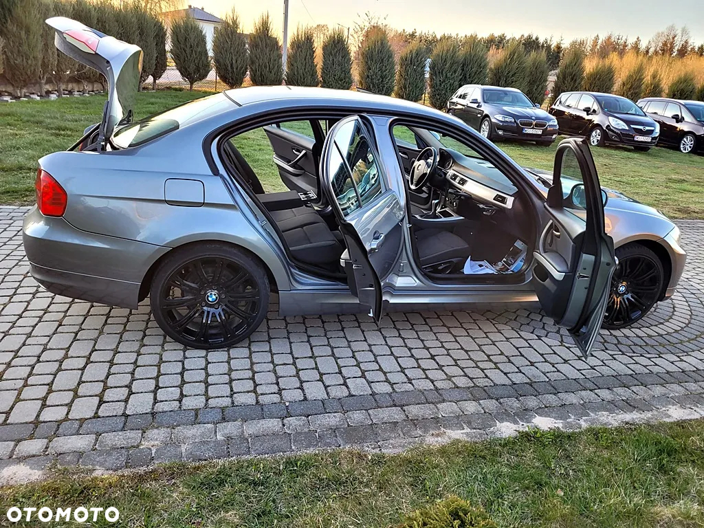 BMW Seria 3 320i - 10