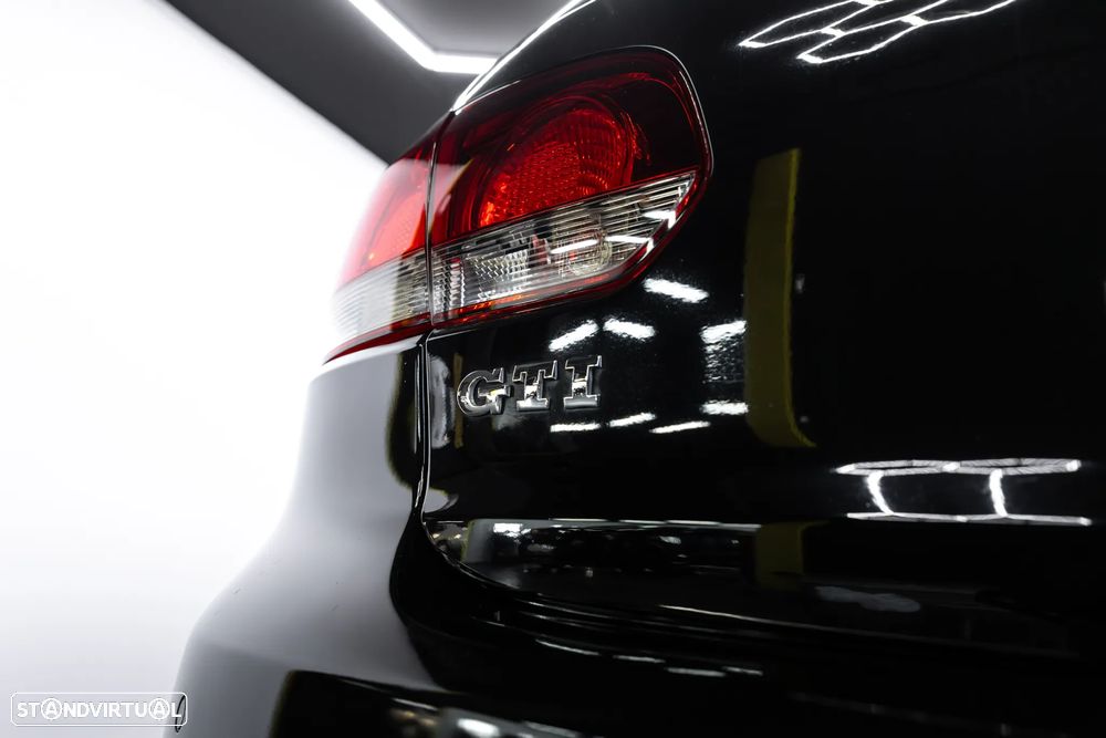 VW Golf 2.0 GTI DSG - 12