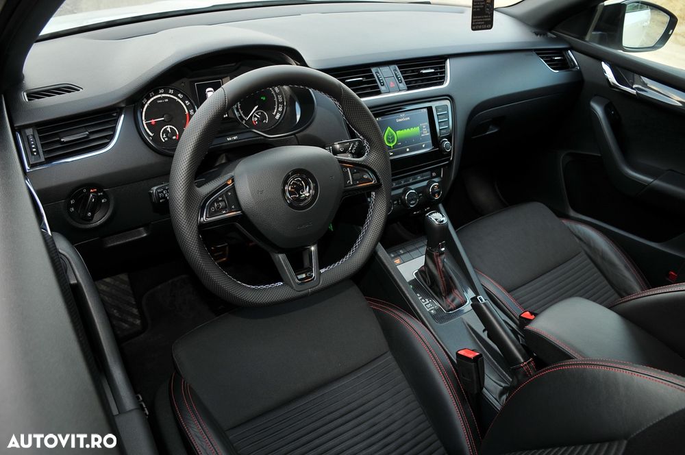 Skoda Octavia 2.0 TDI (Green tec) DSG RS - 12