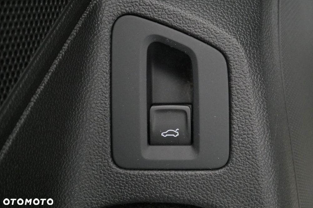 Volkswagen Passat Variant 2.0 TDI EVO Business - 17