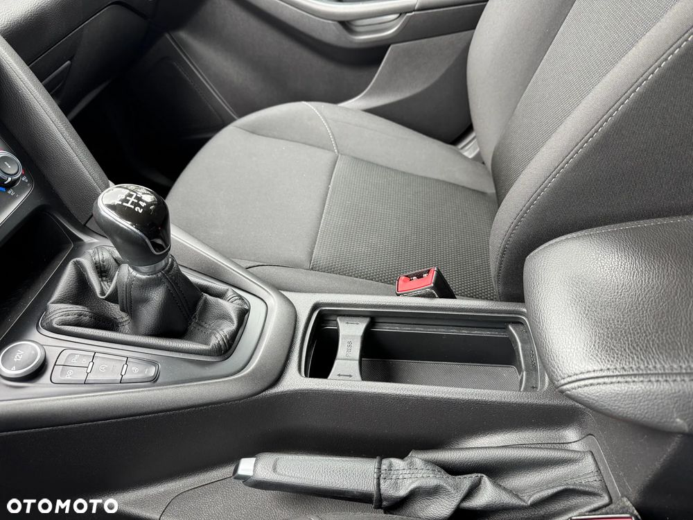 Ford Focus 1.0 EcoBoost Titanium - 37