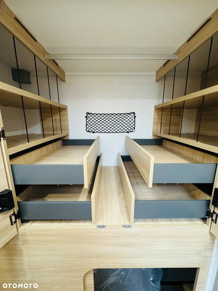Ford Chausson 640 Titanium Line - 26