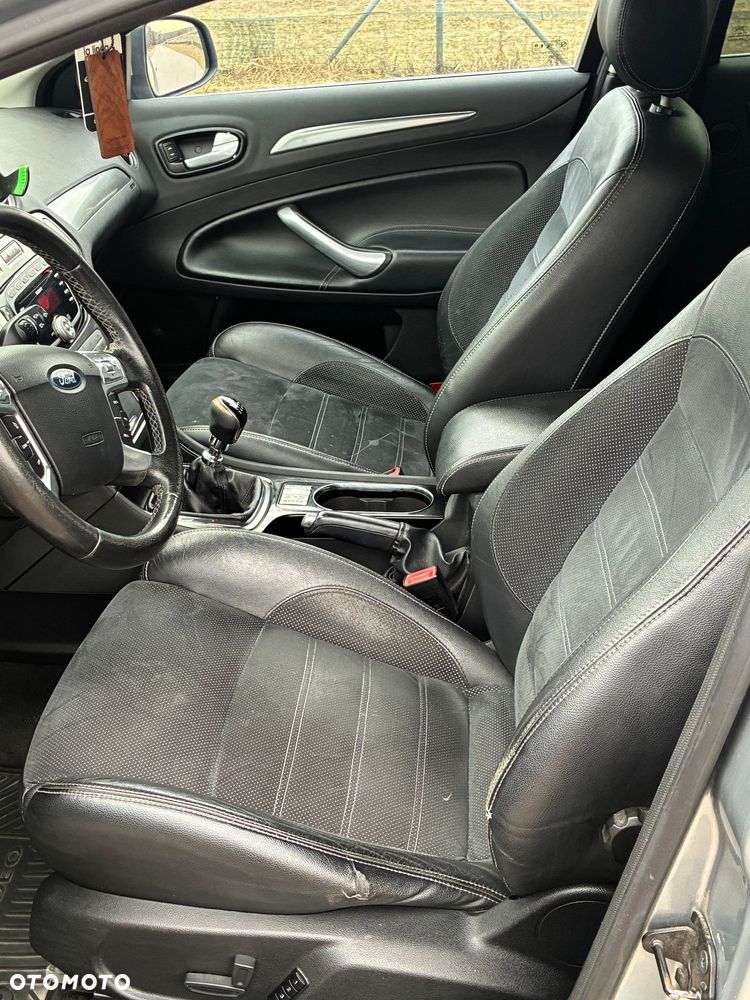 Ford Mondeo 2.5 Titanium - 12