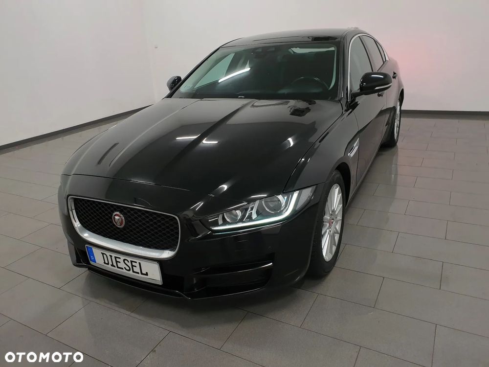 Jaguar XE 2.0 D Prestige - 33