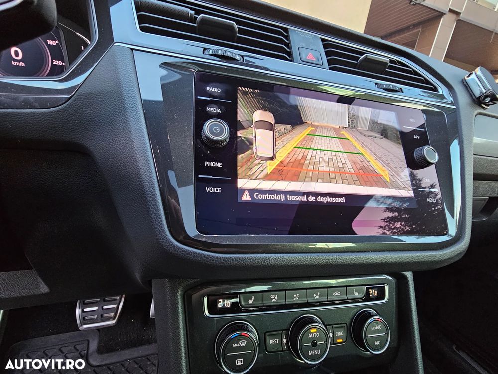 Volkswagen Tiguan - 10