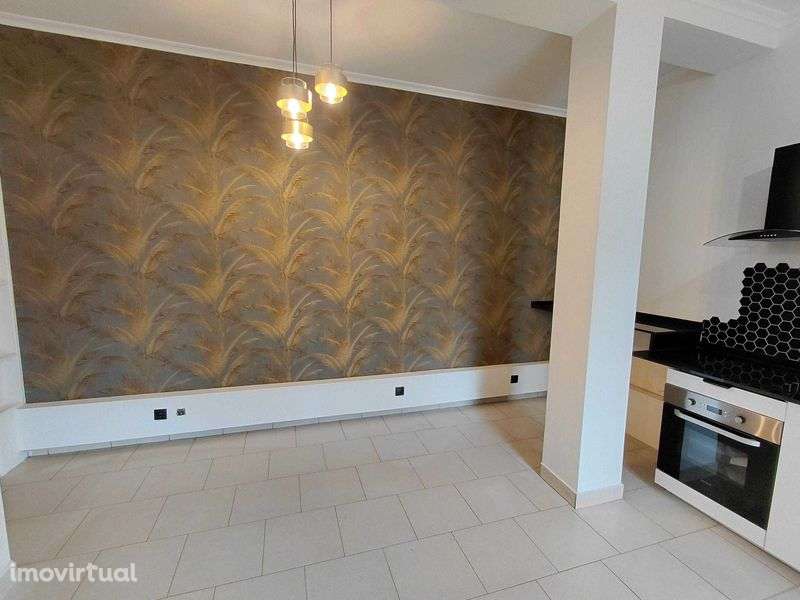 Apartamento T0 Mobilado - Grande imagem: 3/8