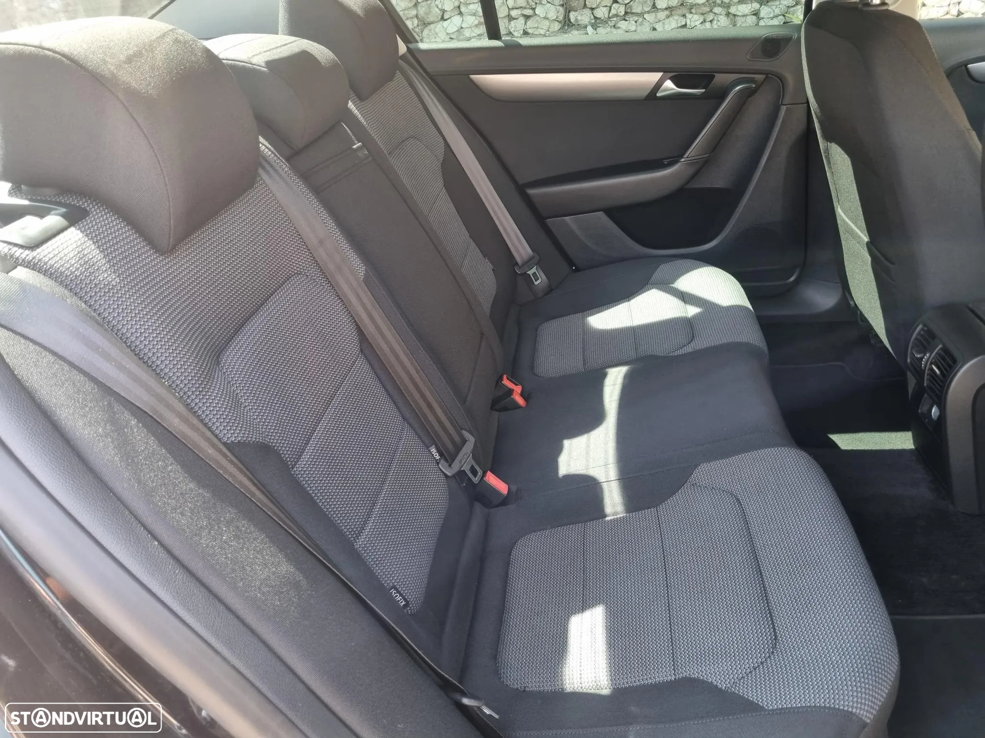 VW Passat 1.6 TDI BlueMotion - 18