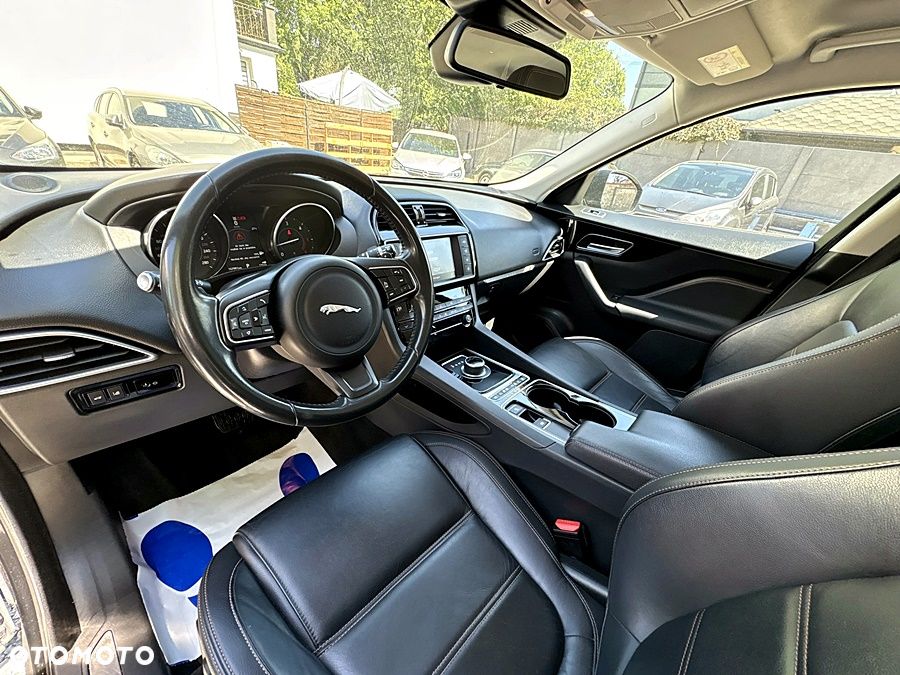 Jaguar F-Pace 20d AWD Prestige - 17