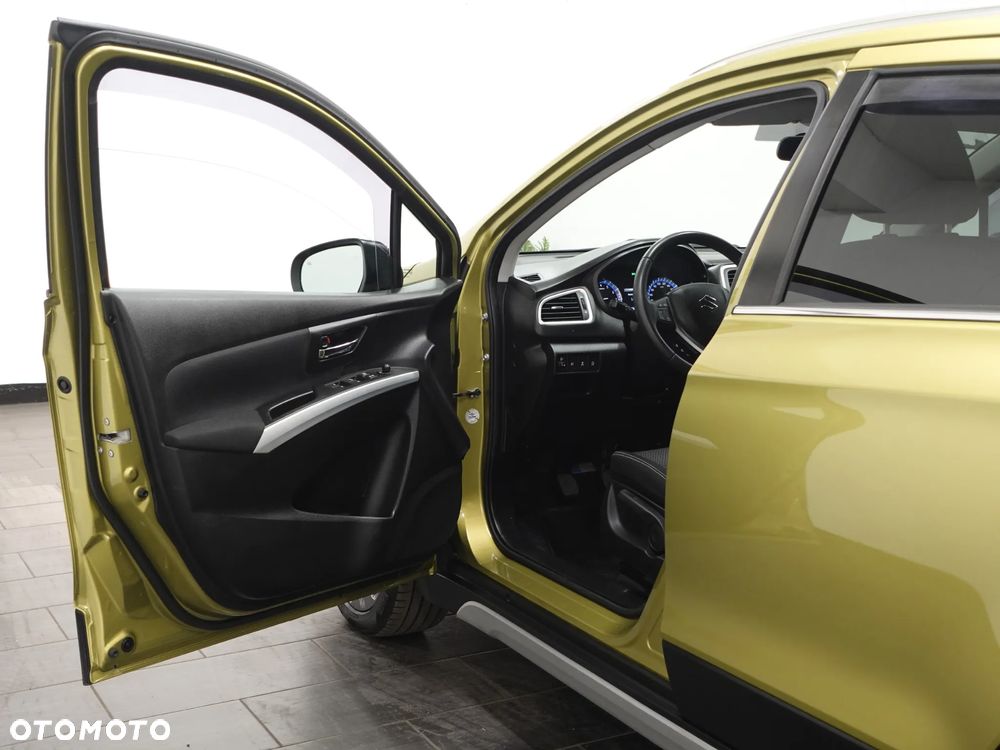 Suzuki SX4 S-Cross 1.6 VVT 4x4 Comfort - 19