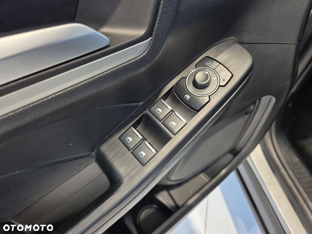 Ford Kuga - 28