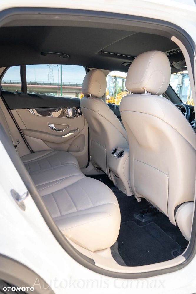 Mercedes-Benz GLC 300 4Matic 9G-TRONIC - 19
