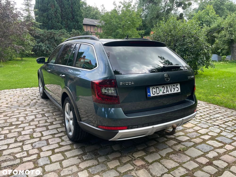 Skoda Octavia Scout 2.0 TDI 4x4 DSG - 13