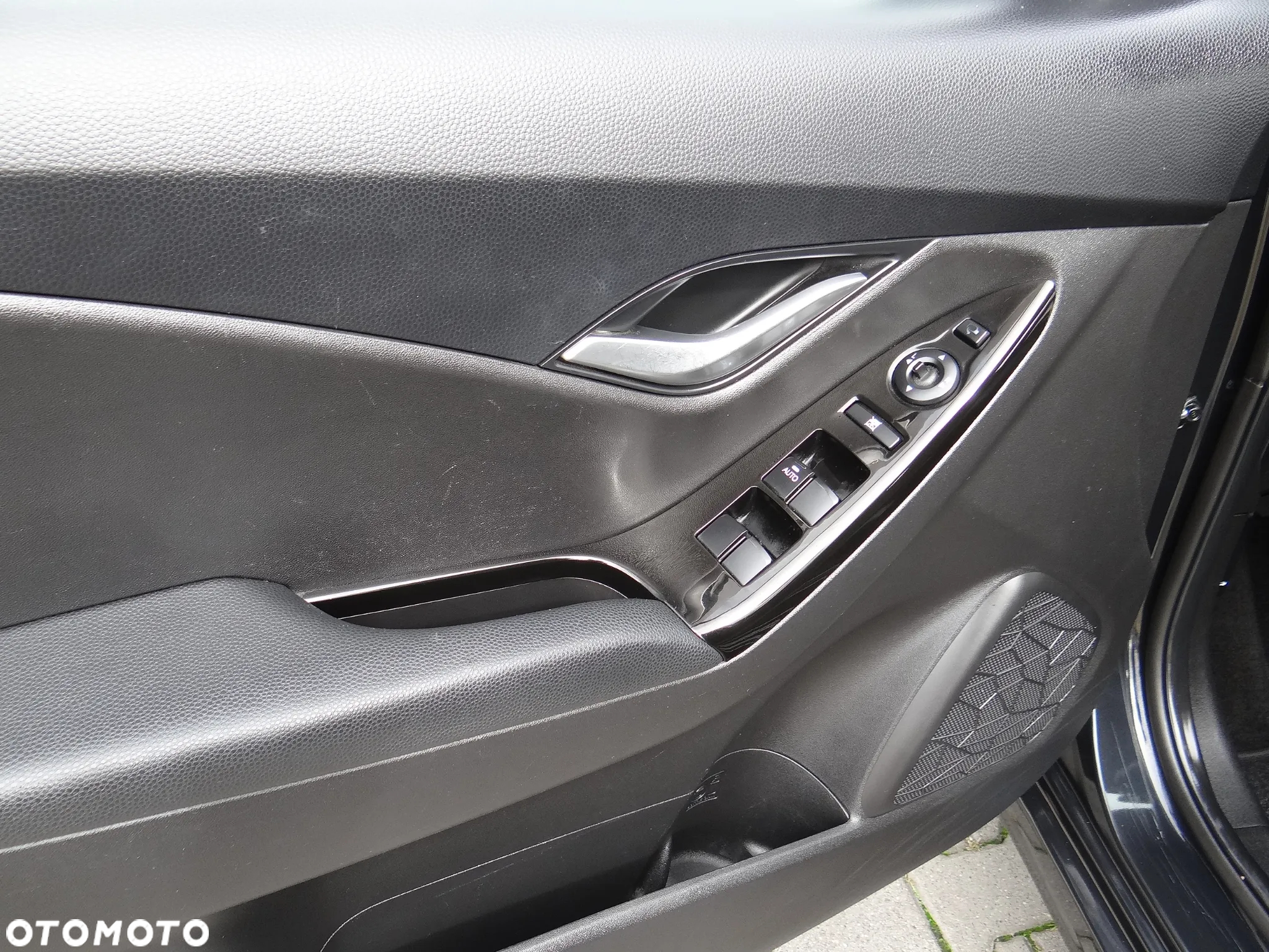 Hyundai ix20 1.4 Premium - 24
