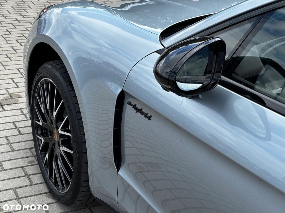 Porsche Panamera - 4