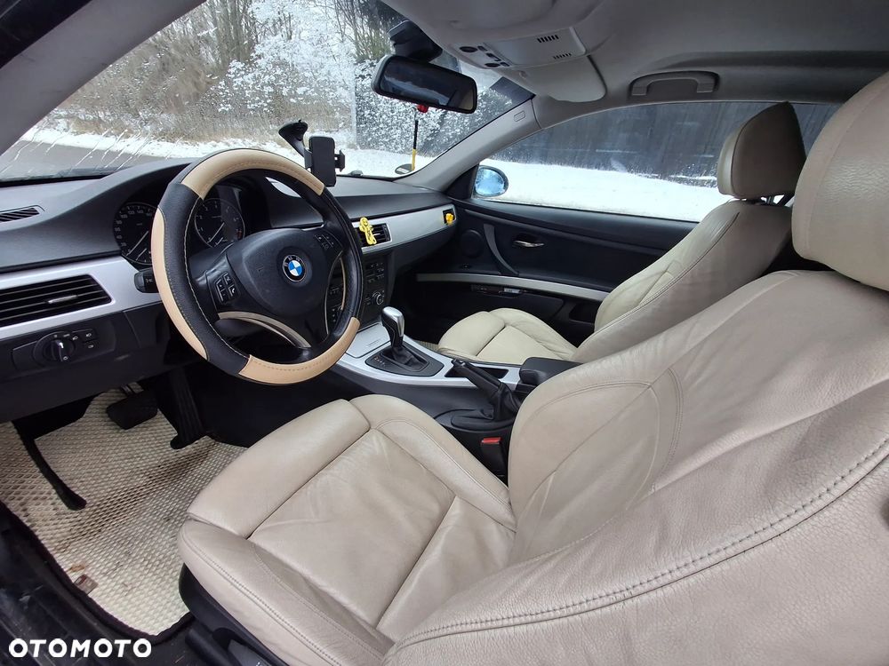 BMW Seria 3 320i - 9