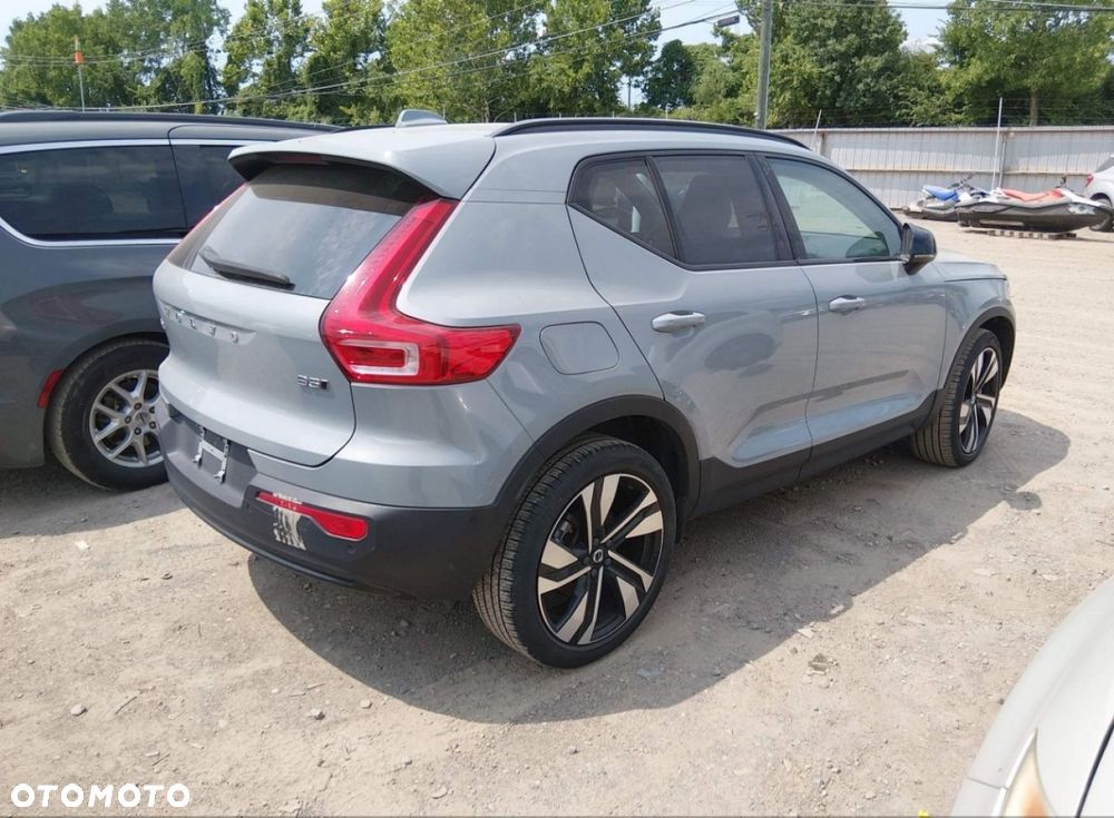 Volvo XC 40 - 3