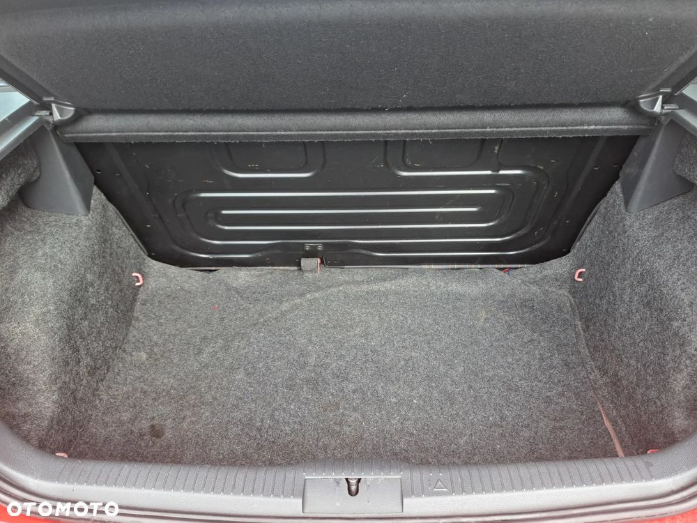 Volkswagen Polo - 12